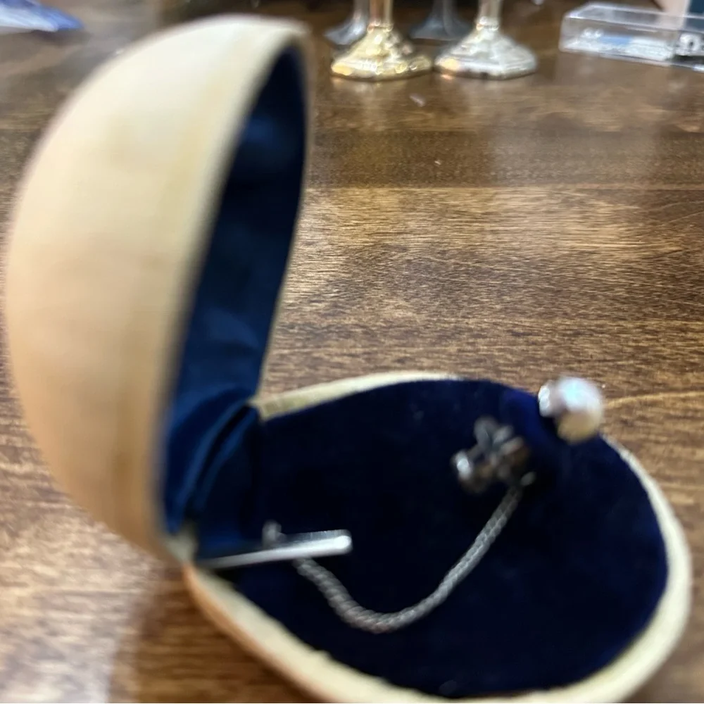vintage Takashimaya pearl tie pin/tack, presented in its original box. - Picture 3 of 3